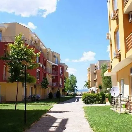 Sunny Day 5 - Menada